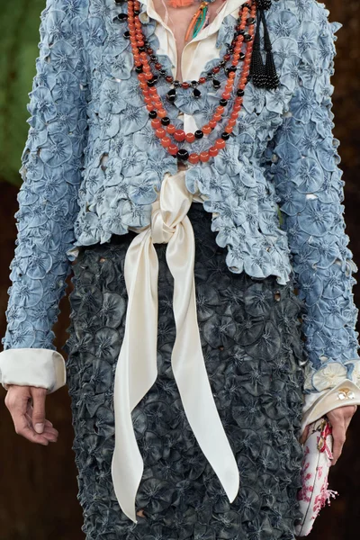 Look 98